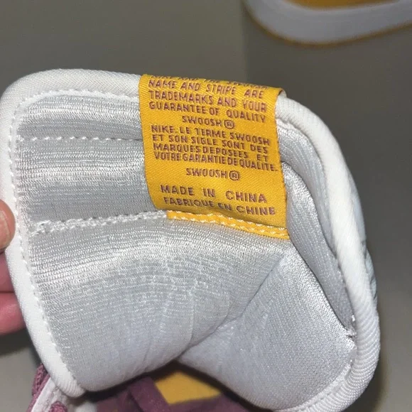 Air Jordan 1 Retro High OG " BROTHERHOOD" - Picture 10 of 12